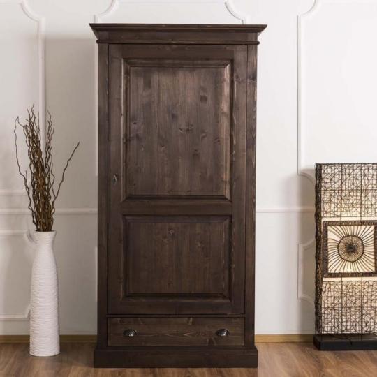 hneda masivny skrina satnik spalna nabytok rustikalny mediteransky vidiecky provence provansalsky obyvacka satnikovy ulozny priestor bytovy dizajn lameridiana vidiecky dom hotel projekt.jpg